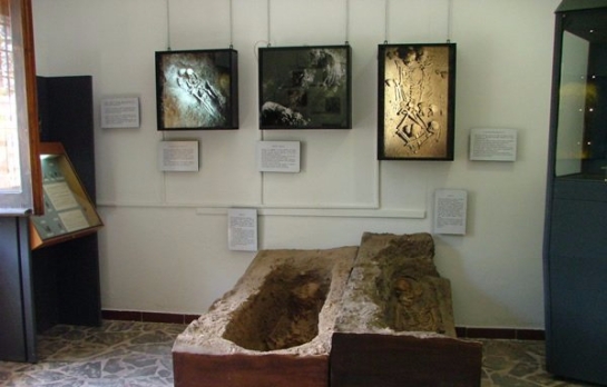 121 - Calabria - Papasidero - Museo archeologico - dettagli